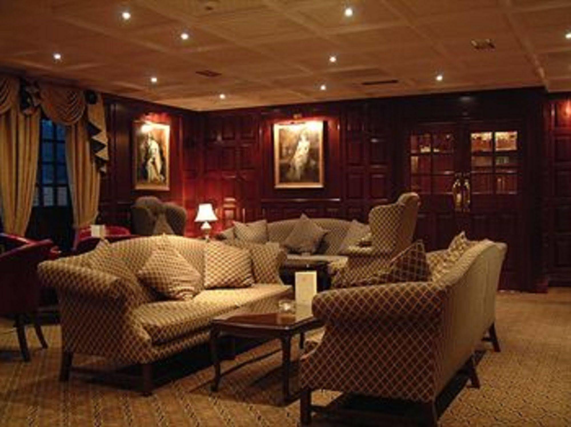 Barn Hotel London Ruislip Inreriör bild